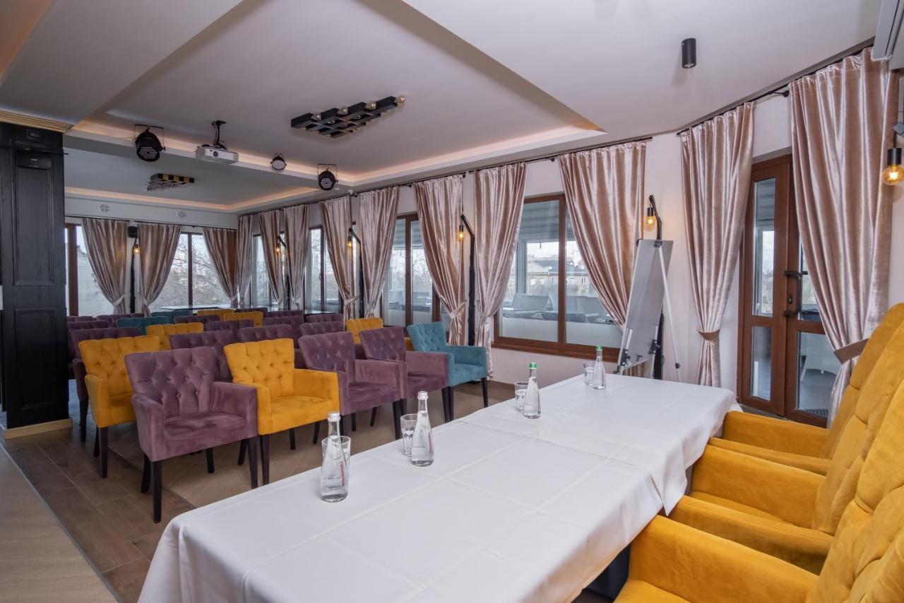 Boomerang Boutique Hotel Odesa Exterior photo